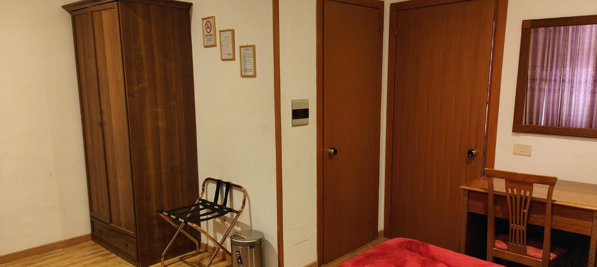 House Fenicia, Rome